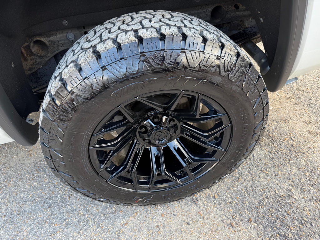 2017 GMC Sierra Image 26