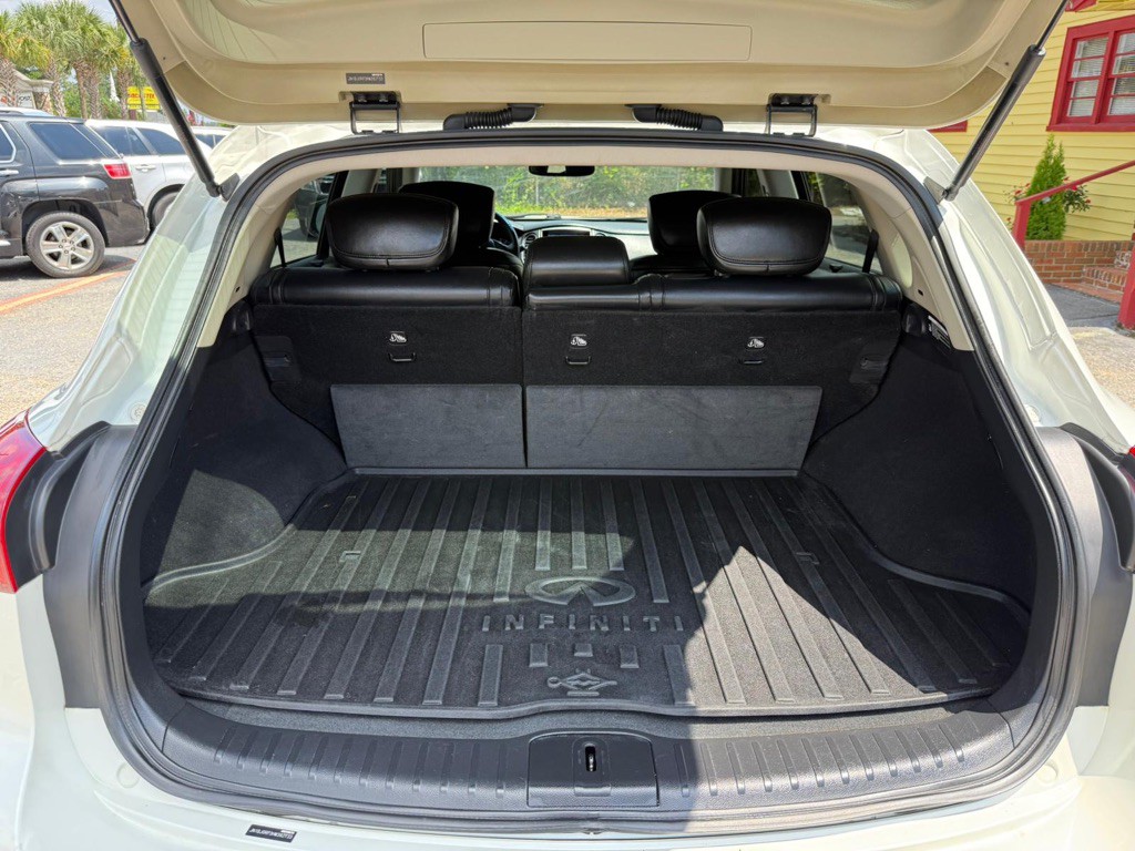 2017 INFINITI QX50 Image 9