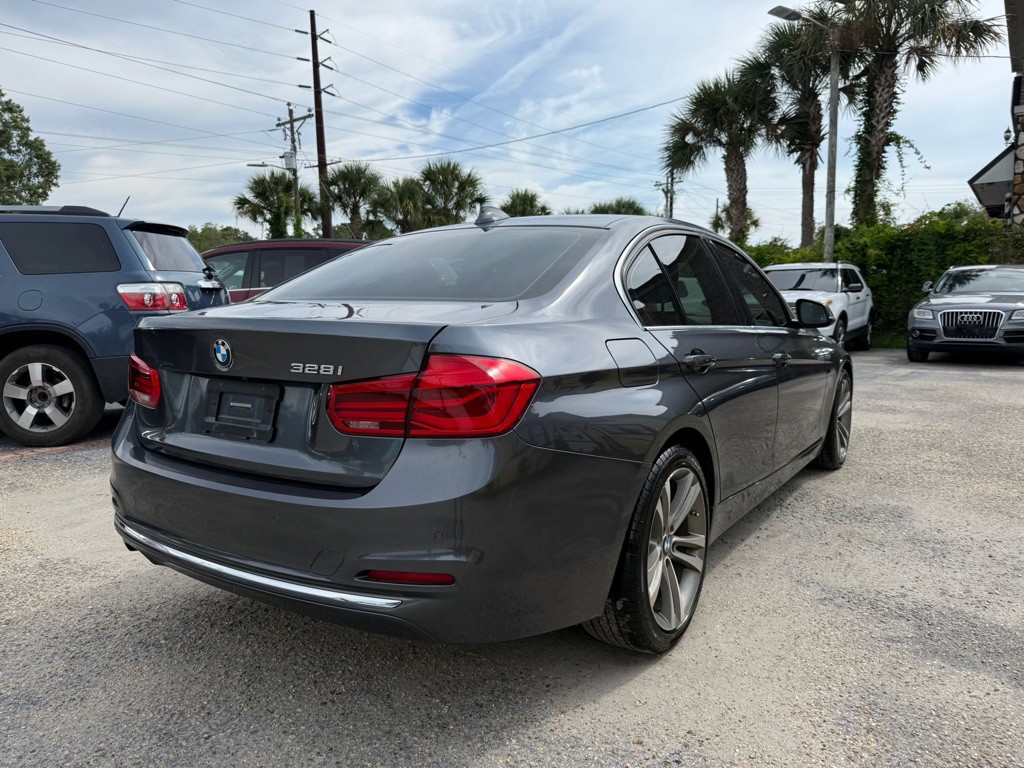 2016 BMW 3 Series Image 3