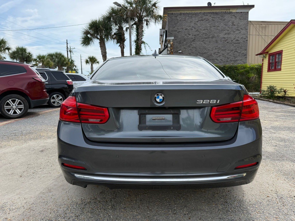 2016 BMW 3 Series Image 5
