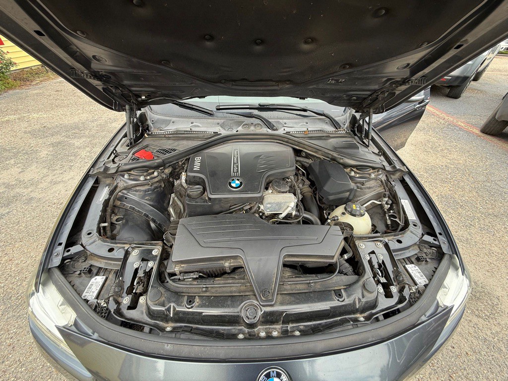2016 BMW 3 Series Image 9