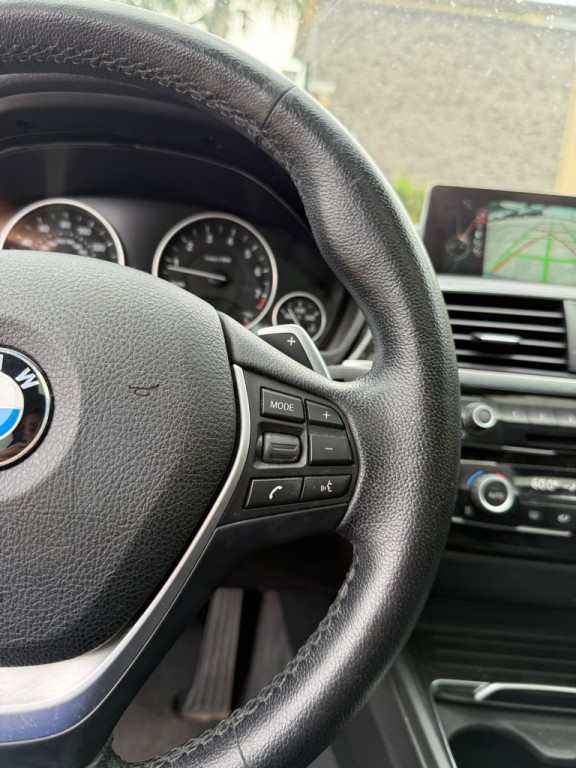 2016 BMW 3 Series Image 16