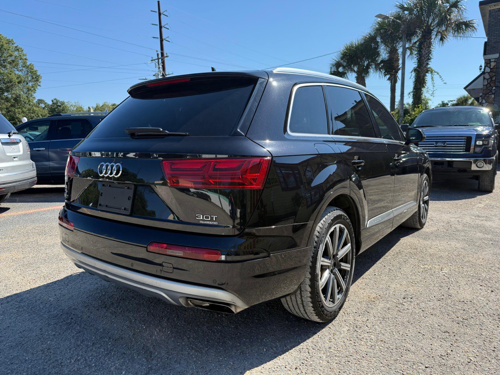 2017 Audi Q7 Image 8