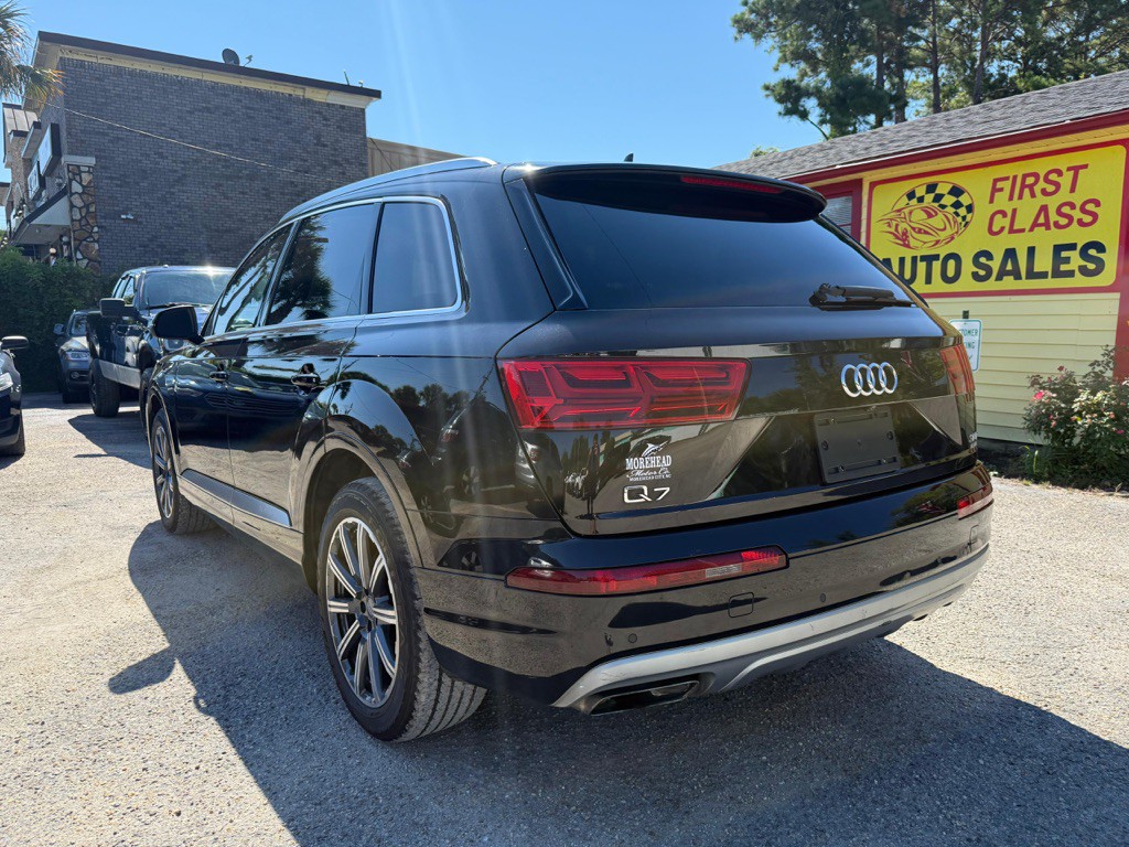 2017 Audi Q7 Image 9