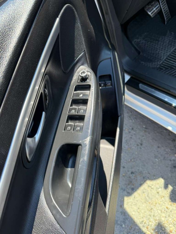 2012 Volkswagen Eos Image 9