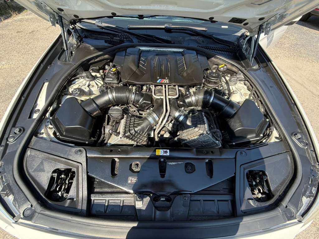 2016 BMW M5 Image 11