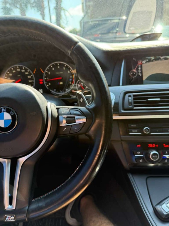 2016 BMW M5 Image 17