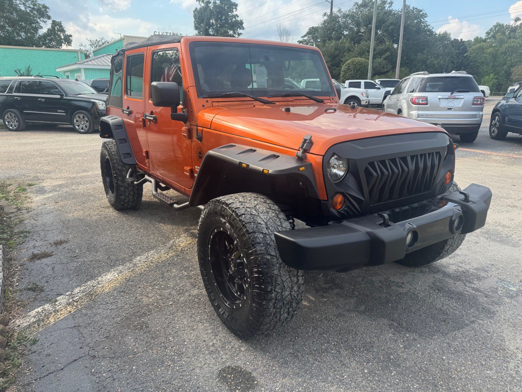 2011 Jeep Wrangler Unlimited Image 2