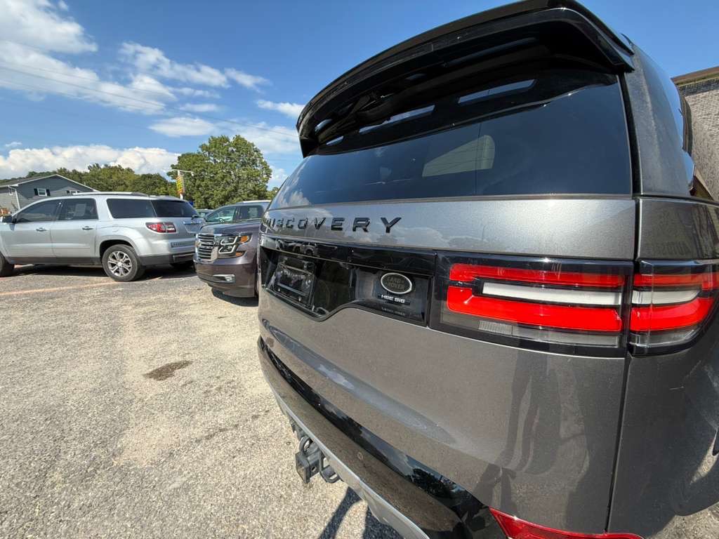 2017 Land Rover Discovery Image 8