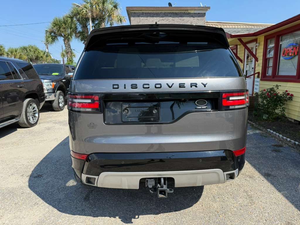 2017 Land Rover Discovery Image 9