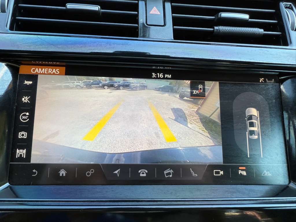 2017 Land Rover Discovery Image 18