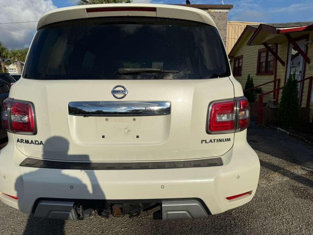 2017 Nissan Armada Image 5
