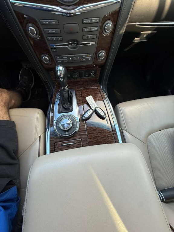 2017 Nissan Armada Image 16