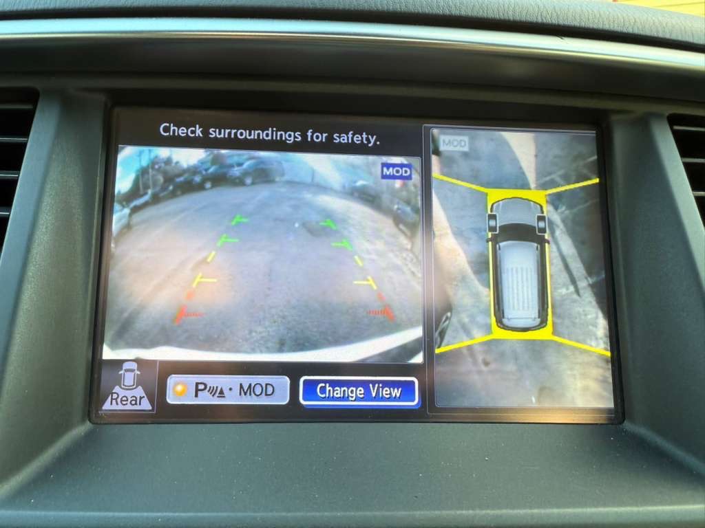 2017 Nissan Armada Image 17