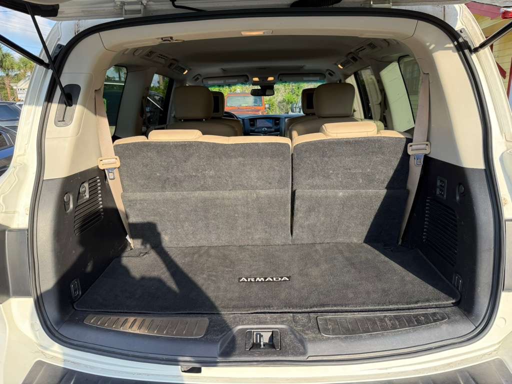 2017 Nissan Armada Image 22