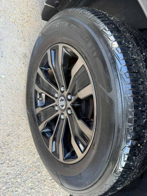 2017 Nissan Armada Image 23