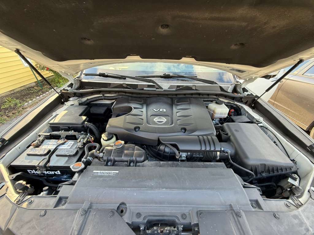 2017 Nissan Armada Image 24