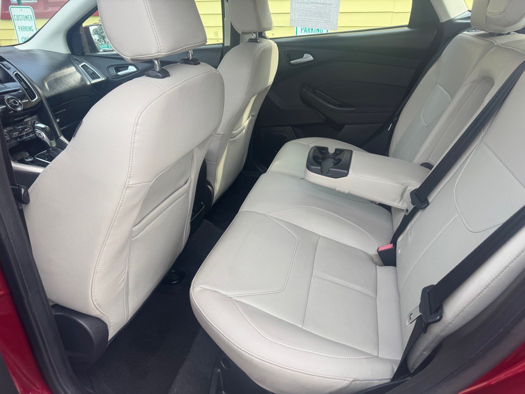 2015 Ford Focus Image 19