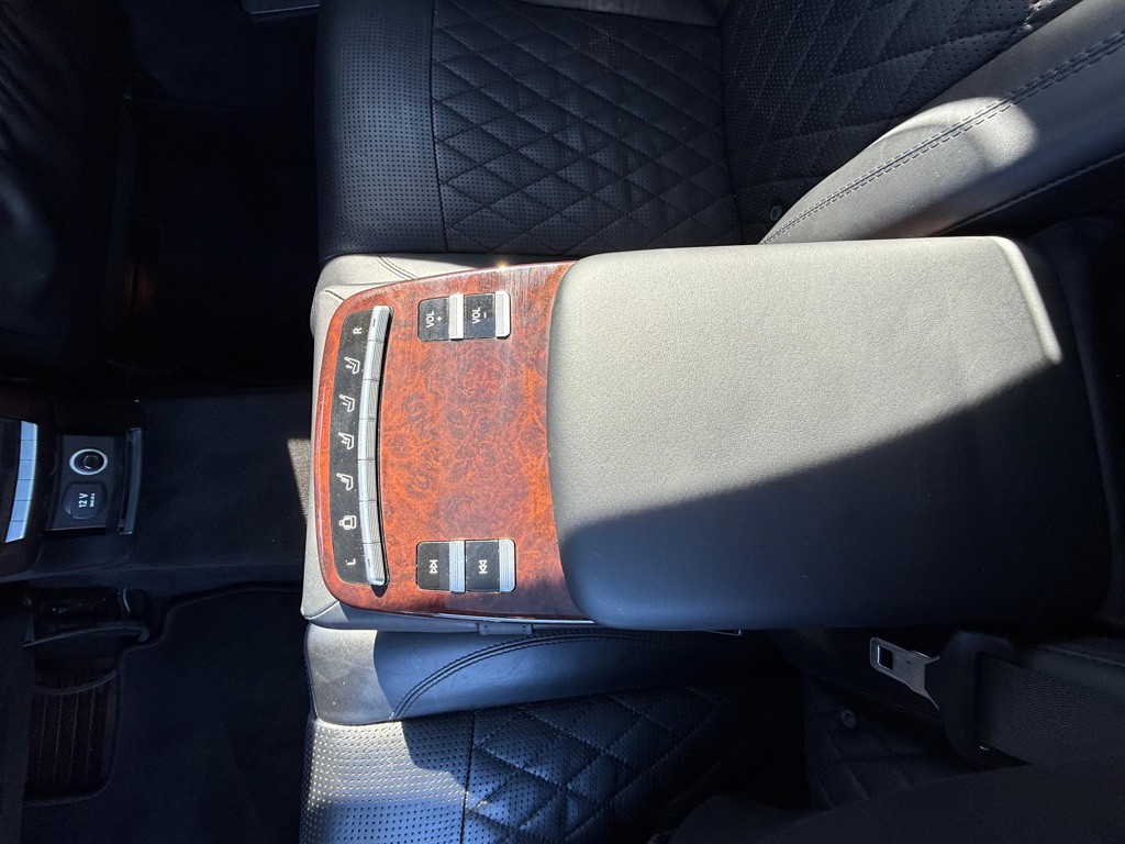 2008 Mercedes-Benz S-Class Image 25