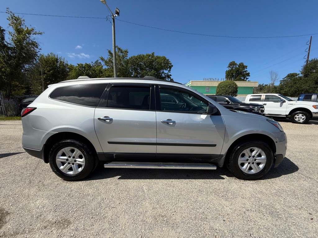 2017 Chevrolet Traverse Image 3