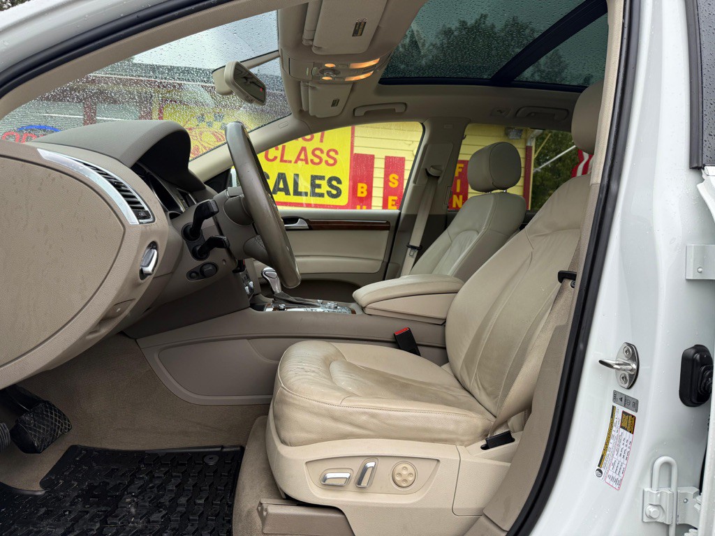 2015 Audi Q7 Image 9