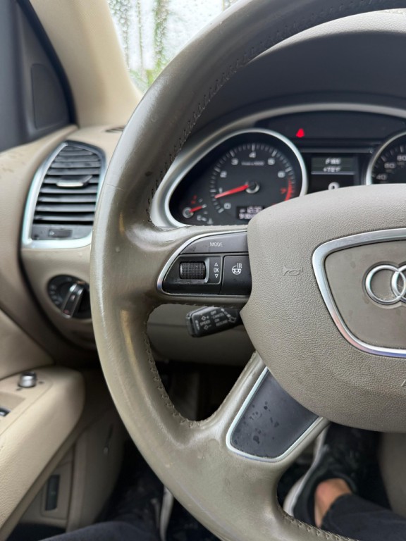 2015 Audi Q7 Image 12