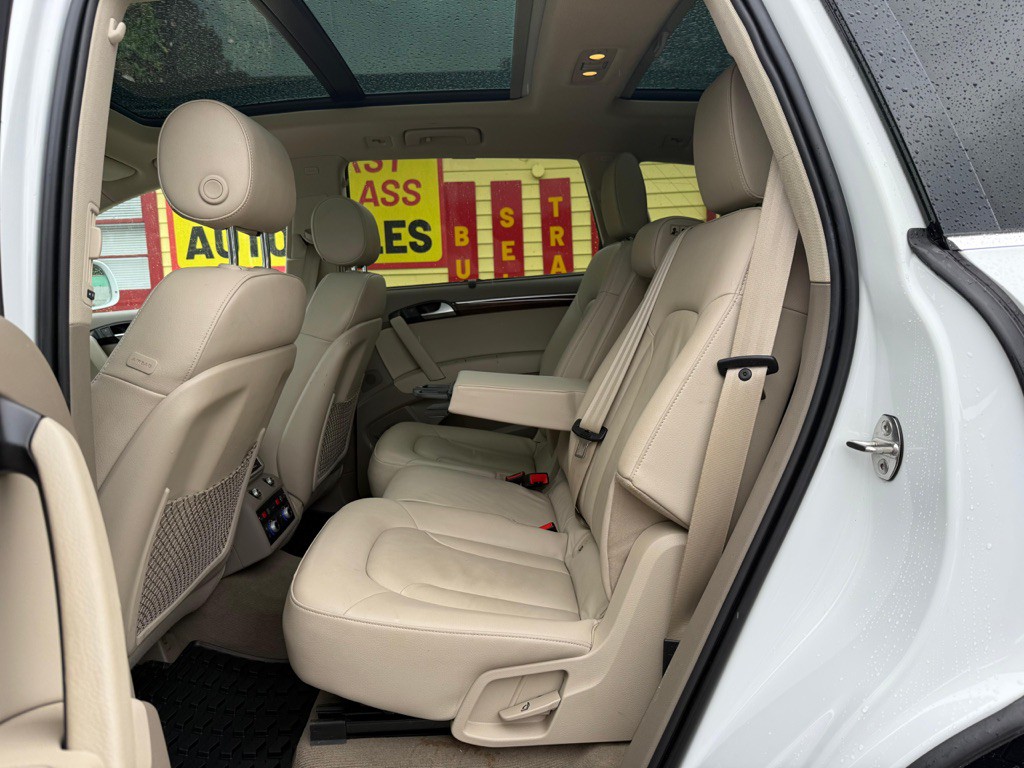 2015 Audi Q7 Image 16