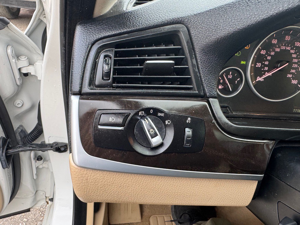 2015 BMW 5 Series Image 16