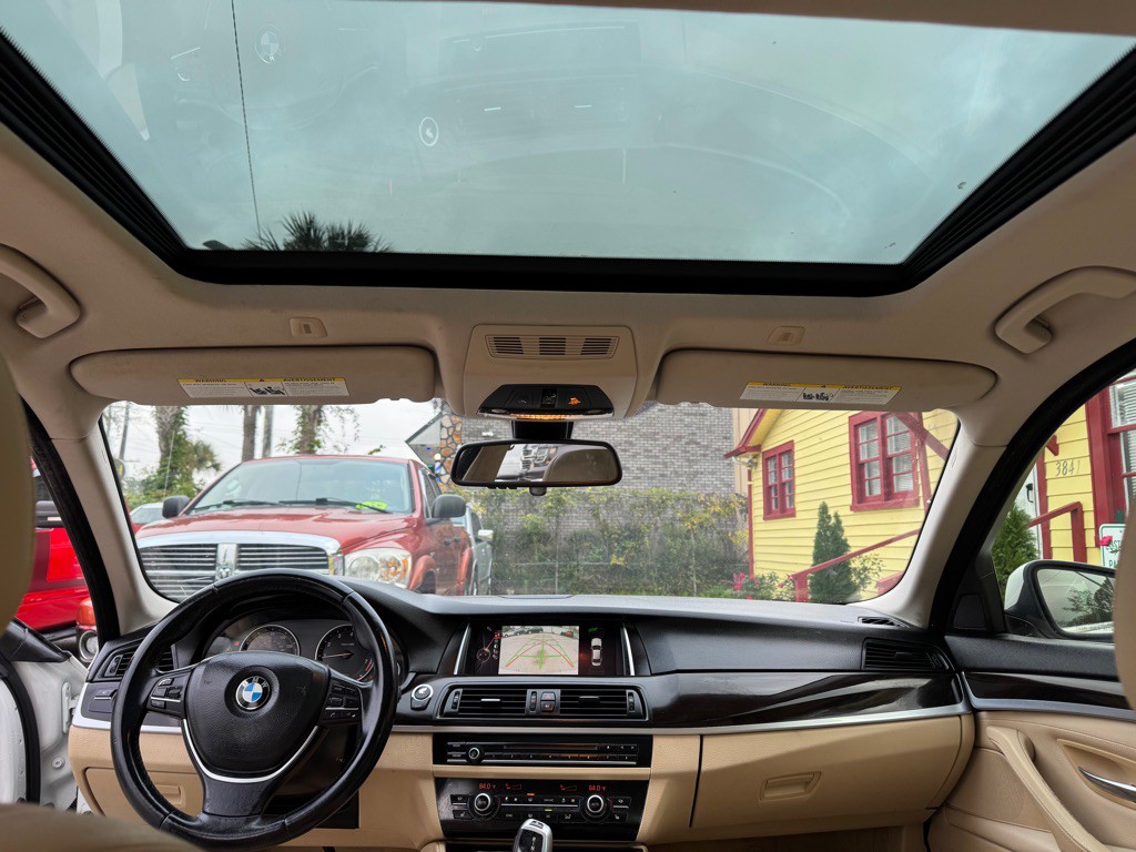 2015 BMW 5 Series Image 24