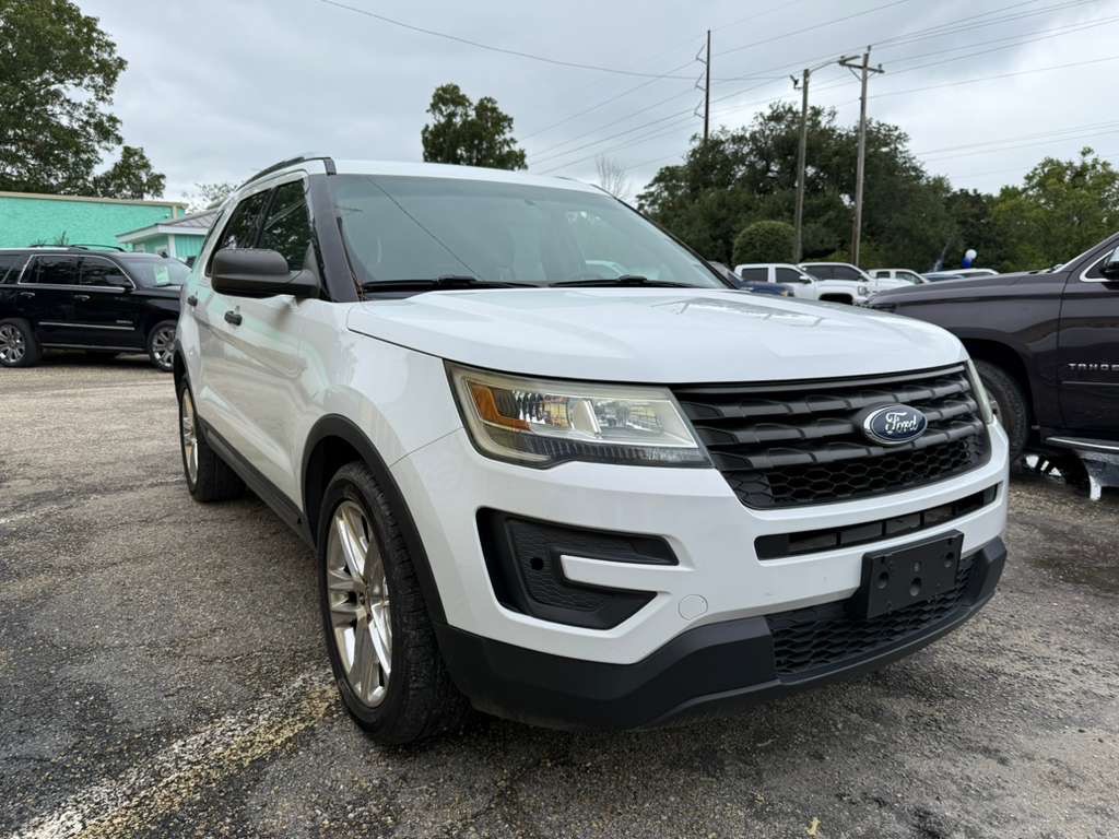 2016 Ford Explorer Image 2
