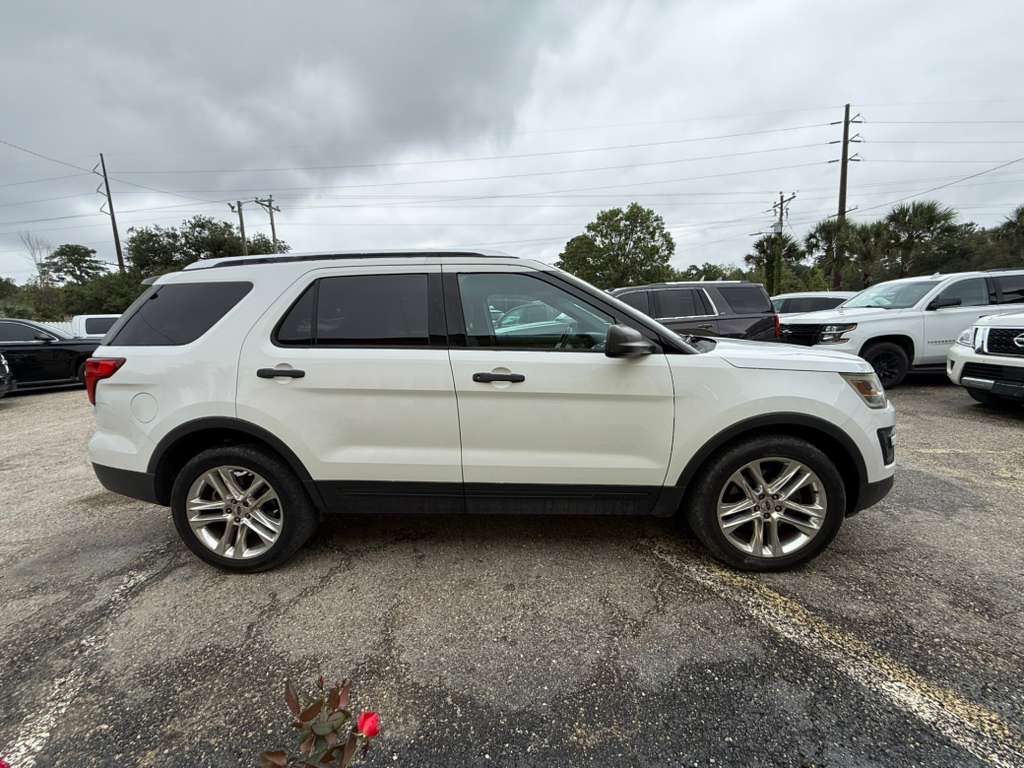 2016 Ford Explorer Image 4