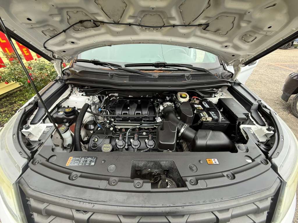 2016 Ford Explorer Image 8