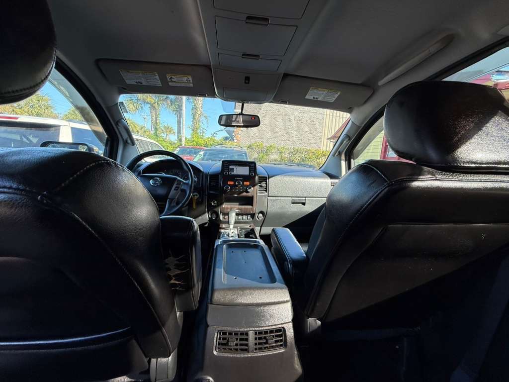 2015 Nissan Titan Image 20