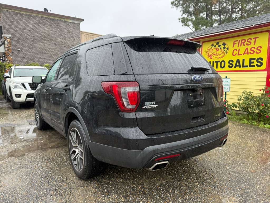 2017 Ford Explorer Image 8
