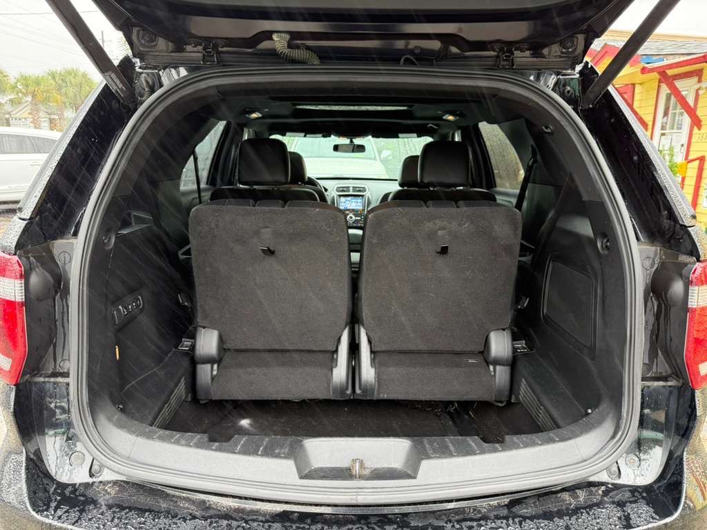 2017 Ford Explorer Image 9