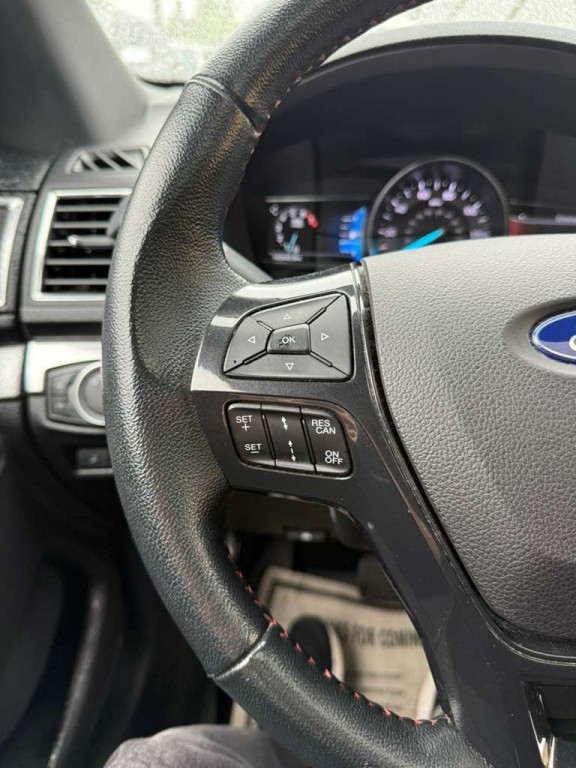 2017 Ford Explorer Image 11