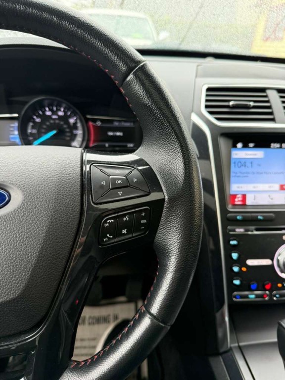 2017 Ford Explorer Image 12