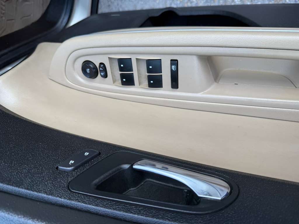 2012 GMC Acadia Image 12