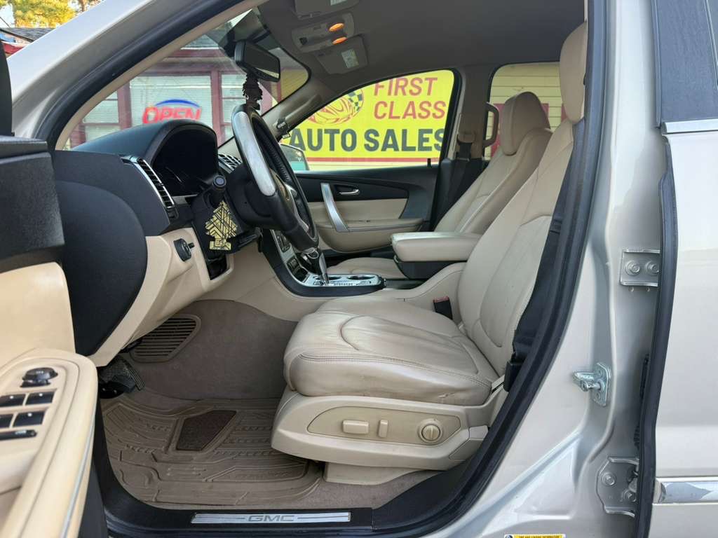 2012 GMC Acadia Image 16