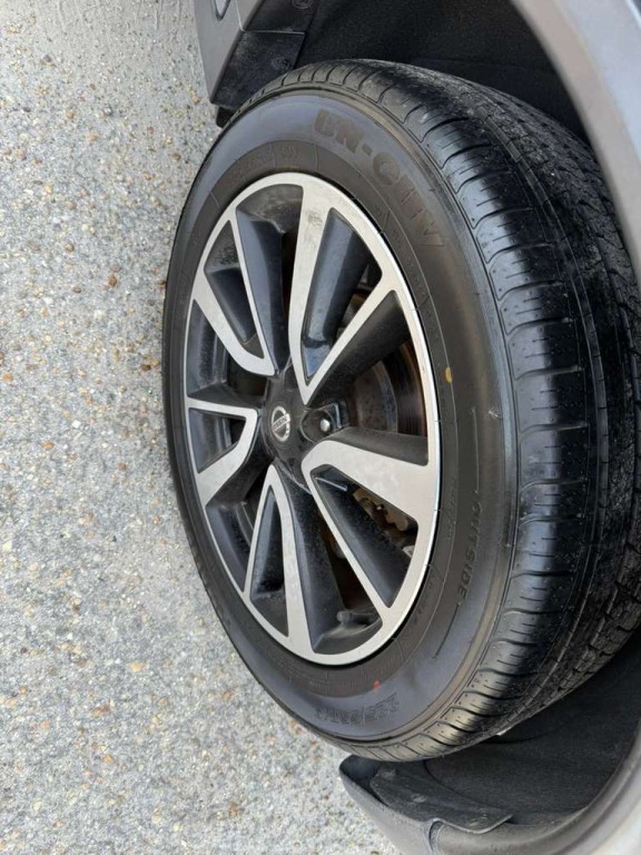 2019 Nissan Rogue Image 8