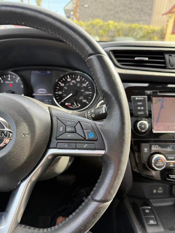 2019 Nissan Rogue Image 12