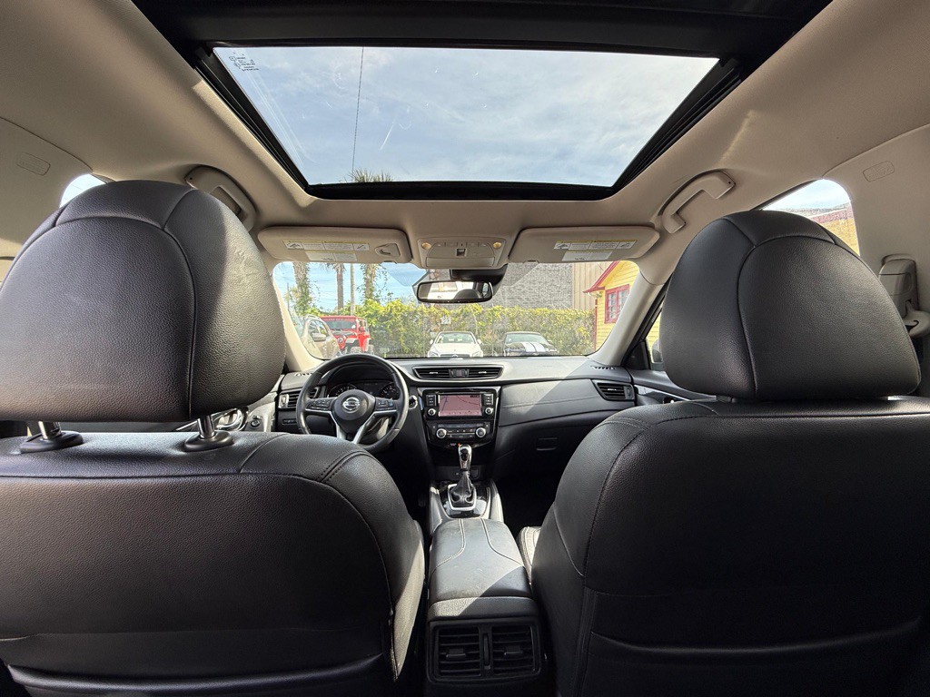 2019 Nissan Rogue Image 15