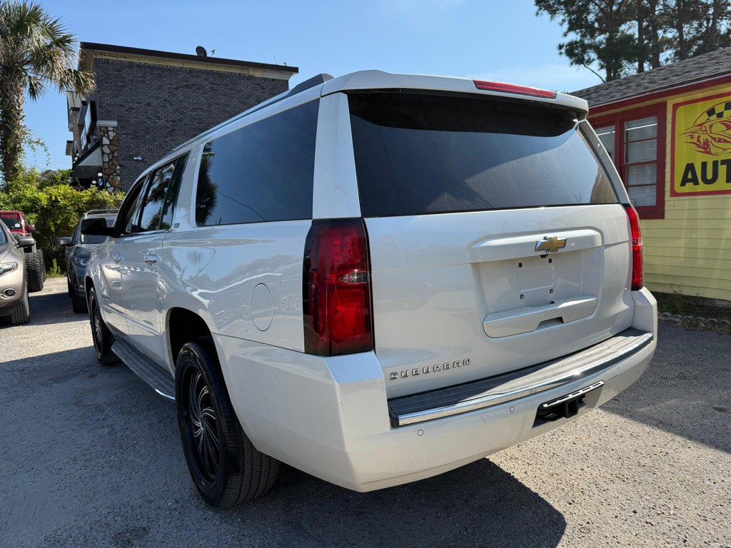 2015 Chevrolet Suburban Image 4