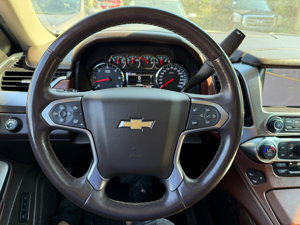 2015 Chevrolet Suburban Image 8