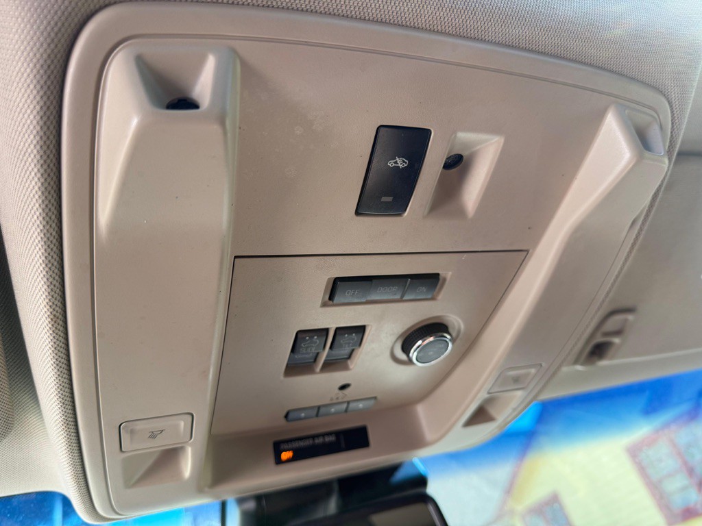 2015 Chevrolet Suburban Image 11