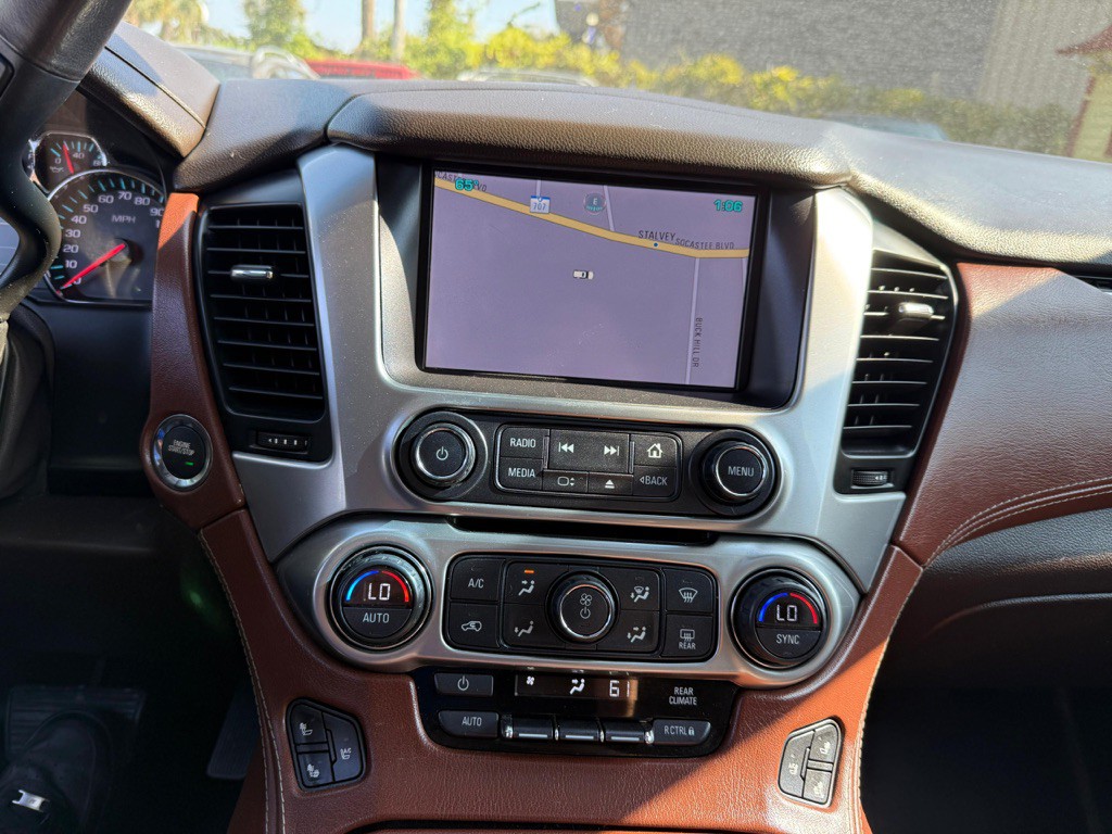 2015 Chevrolet Suburban Image 23