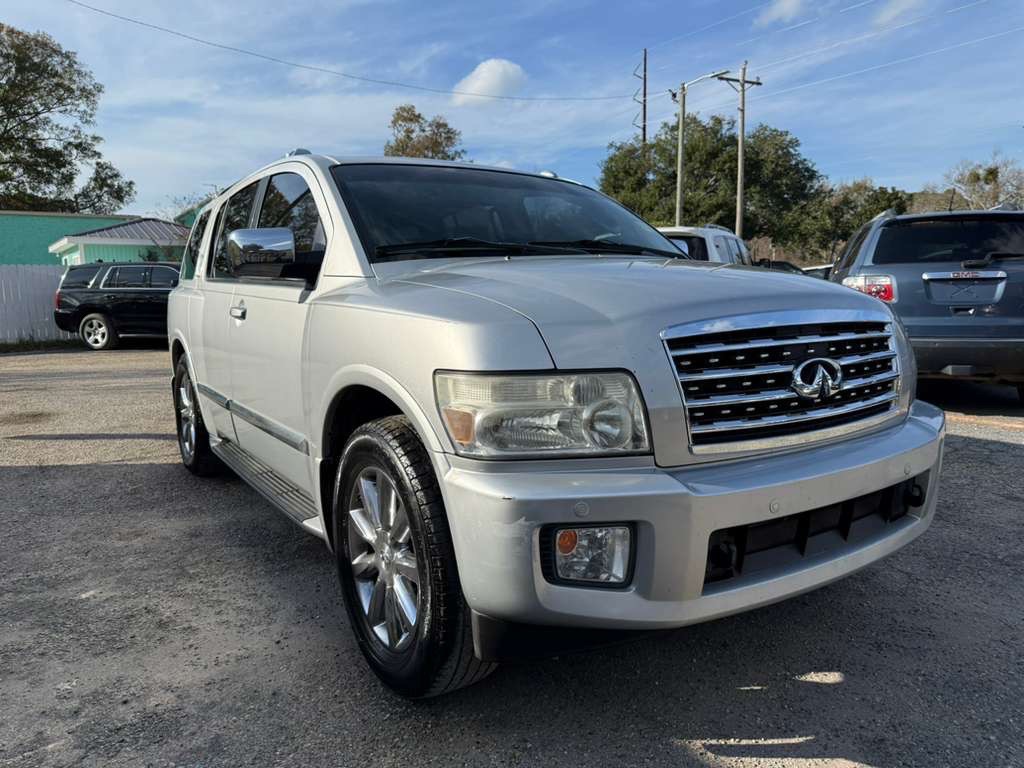 2010 INFINITI QX56 Image 2