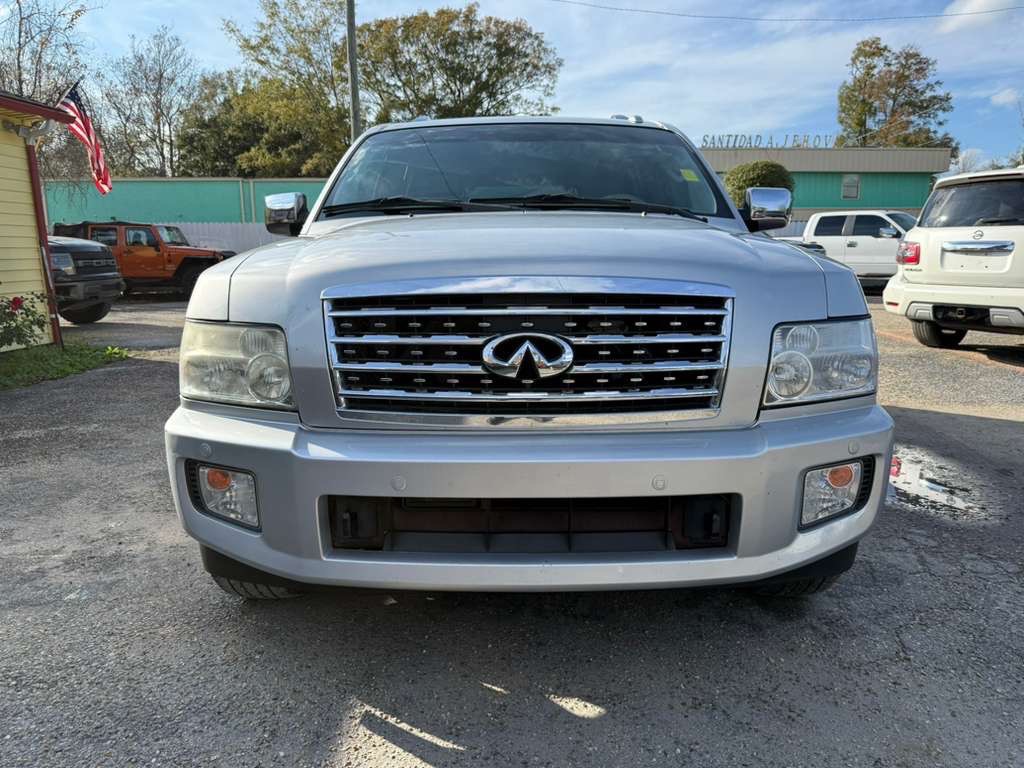 2010 INFINITI QX56 Image 3