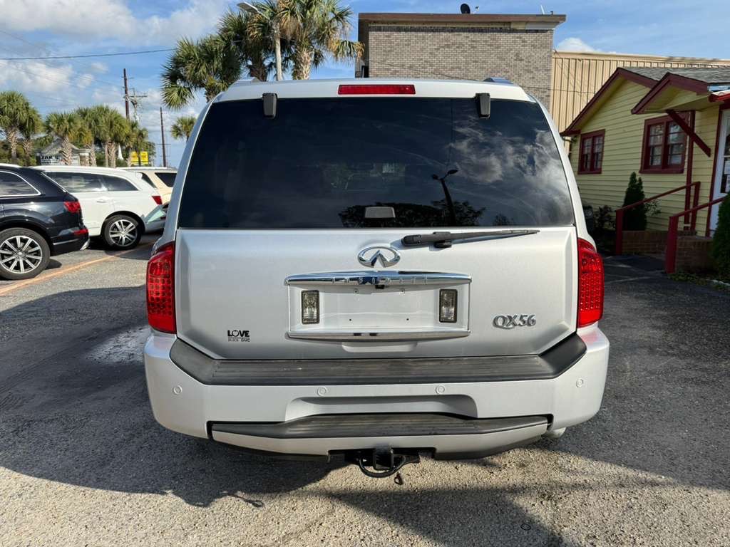 2010 INFINITI QX56 Image 5