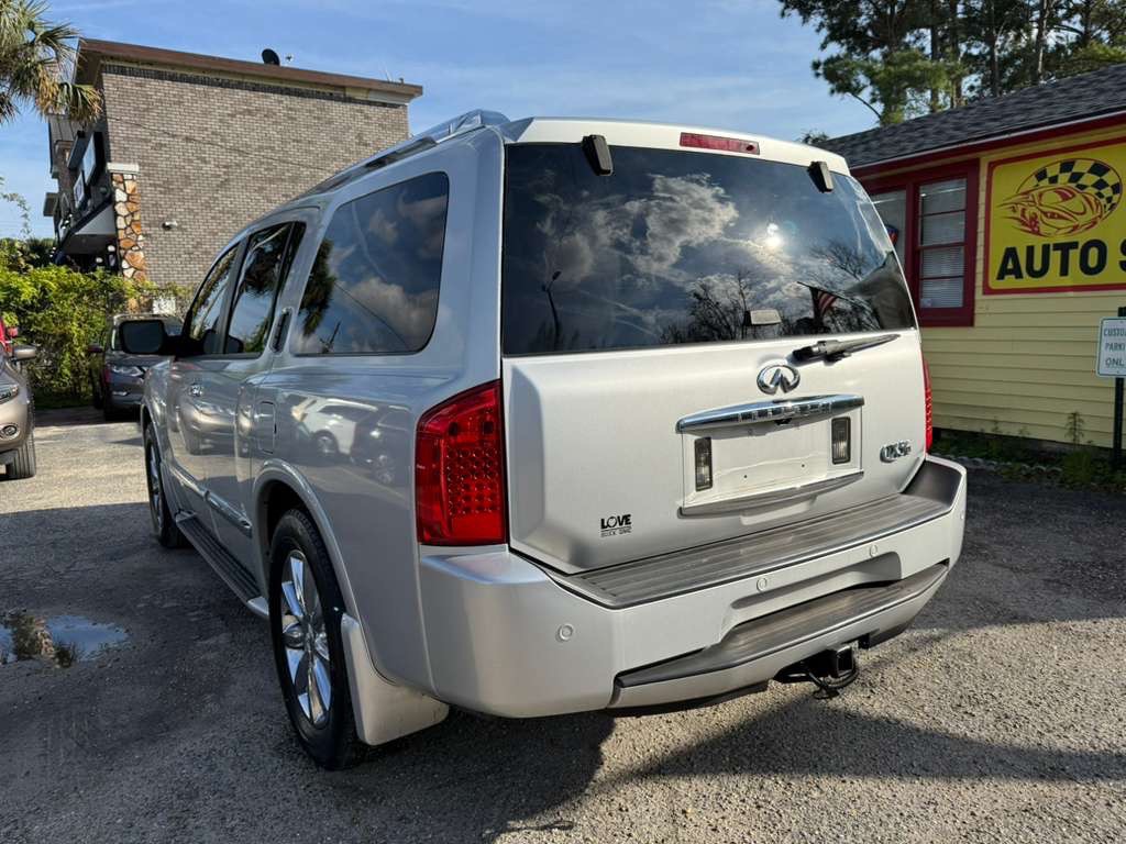 2010 INFINITI QX56 Image 6